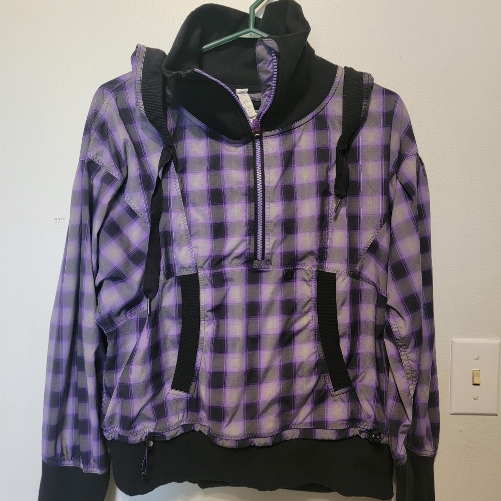 Lululemon Run Reflective Pullover size 12